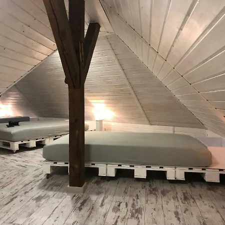 - Loft דירה